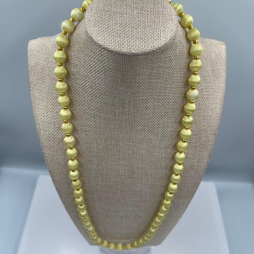 Vintage Yellow Beaded Necklace Satin Finish Round Beads Gold Tone Spacers 28-30" - Picture 3 of 6